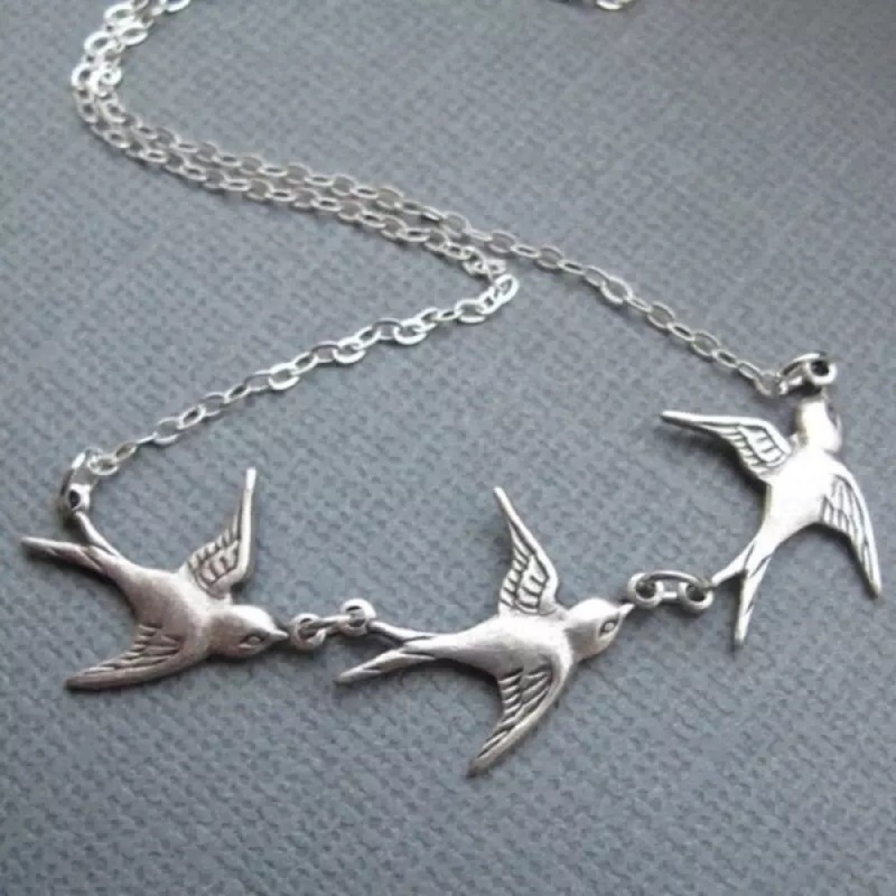 “3 Little Birds" Sparrow Gold Dainty Pretty Bohemian Hippie Peace Gift Necklace - Picture 4 of 7